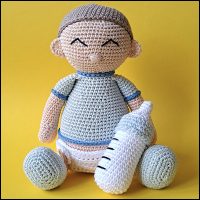 Product afbeelding baby jongen voorkant Baby amigurumi pattern