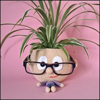 Product afbeelding plantenpopje jongen bril Doll planter/glasses holder pattern