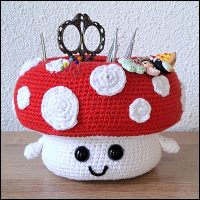 Product afbeelding Paddenstoel voorkant haakhulpje Mushroom planter/crochet buddy pattern