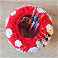 Product afbeelding paddenstoel bovenkant haakhulpje Mushroom planter/crochet buddy pattern