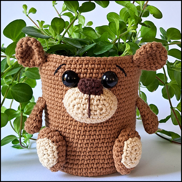 Product afbeelding plantenpotje beer bruin gewone voeten voorkant Bear planter pattern