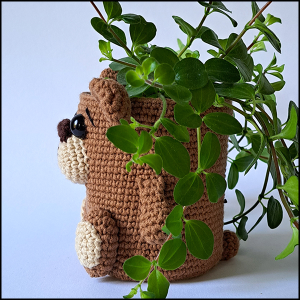 Product afbeelding plantenpotje beer bruin gewone voeten zijkant Bear planter pattern