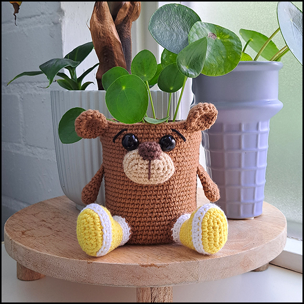 Product afbeelding plantenpotje beer bruin voorkant 2 Bear planter pattern