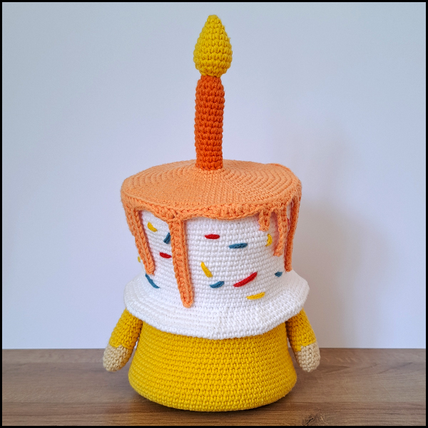 Product afbeelding Gnome taart achterkant 2 Cake gnome hollowbelly pattern