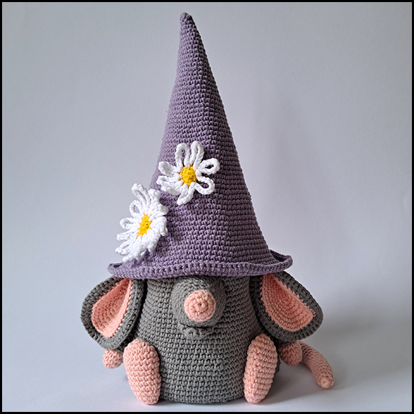 Product afbeelding Hollie muis voorkant Mouse hollowbelly pattern