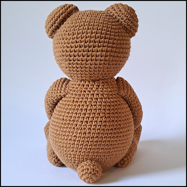 Product afbeelding Benny de beer achterkant Benny the (panda)bear pattern