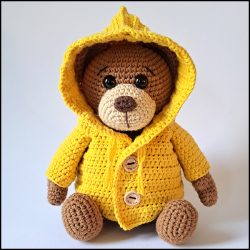 Product afbeelding Benny de beer met jas voorkant Benny the (panda)bear pattern
