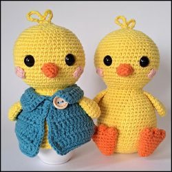 Product afbeelding eierwarmer en amigurumi kuiken Chick egg warmer and amigurumi pattern