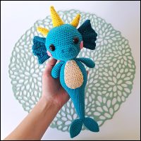 Product afbeelding Caspian hand 1 Caspian the sea creature pattern
