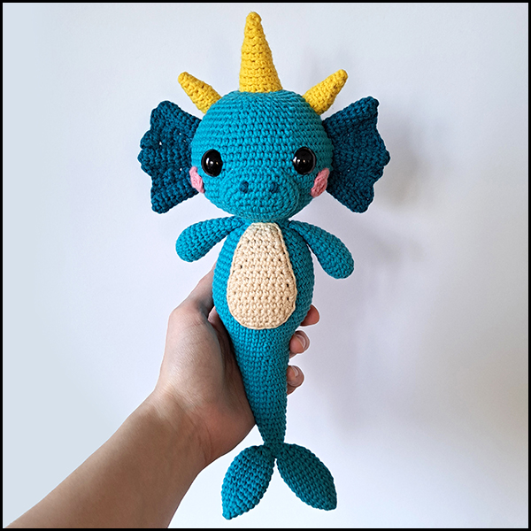 Product afbeelding Caspian hand 2 Caspian the sea creature pattern